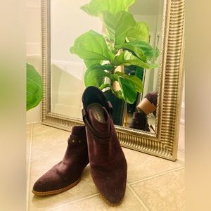 Clark’s Purple Suede Ankle Boots 6.5M